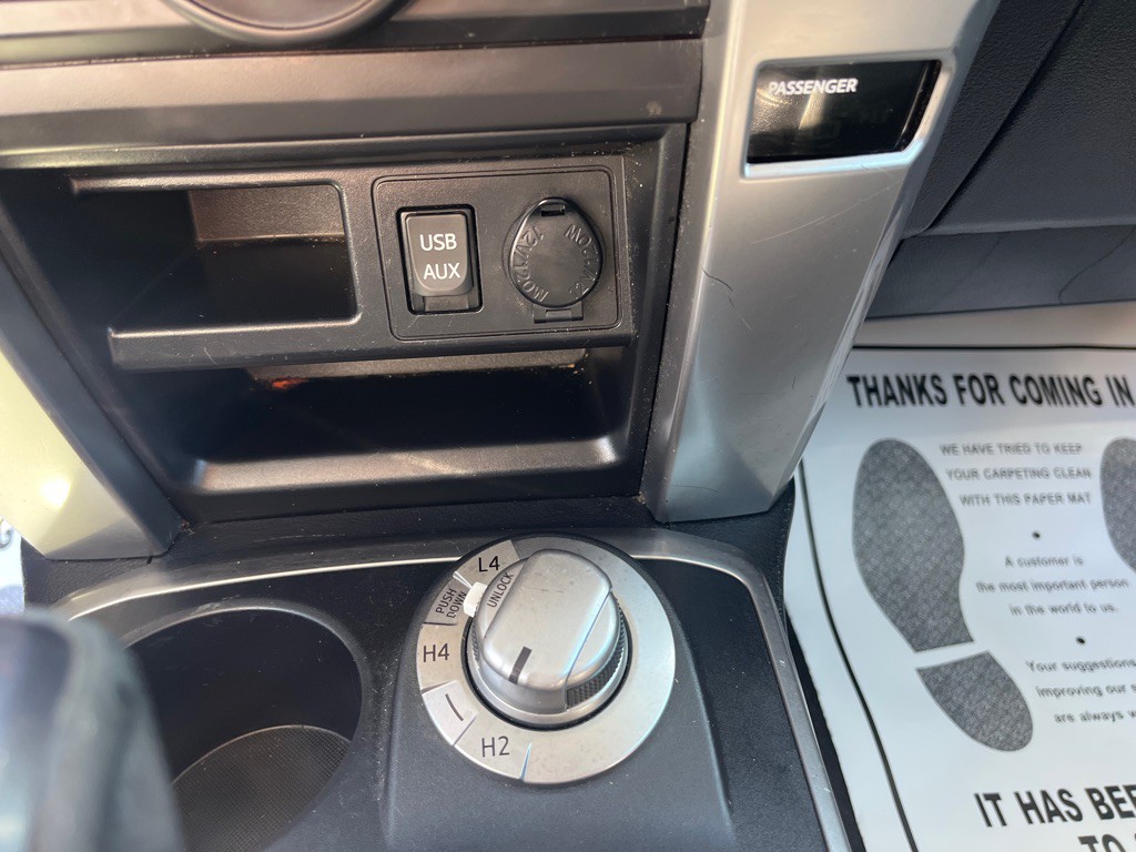 2016 Toyota 4Runner Image 17