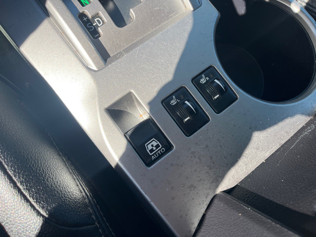 2016 Toyota 4Runner Image 18