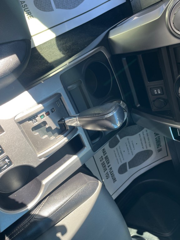 2016 Toyota 4Runner Image 19