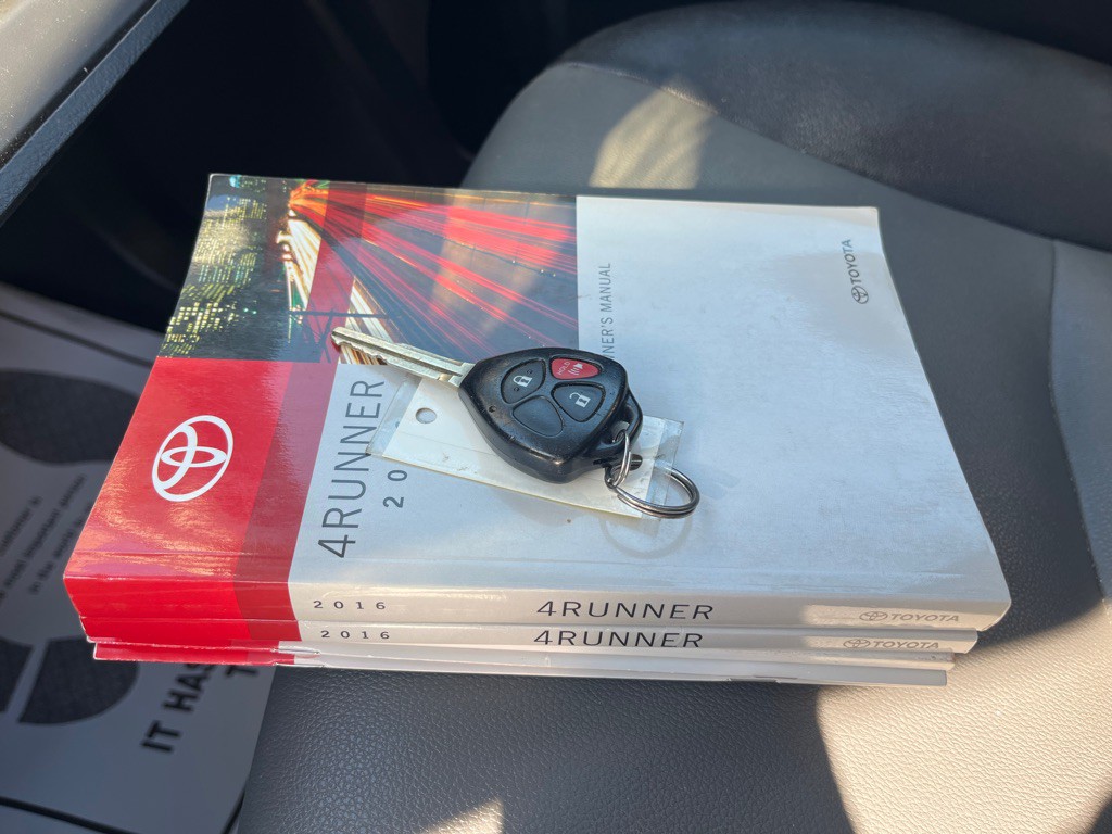 2016 Toyota 4Runner Image 24