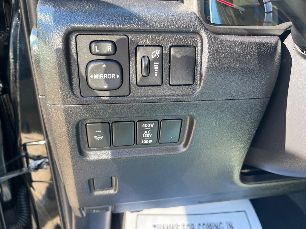 2016 Toyota 4Runner Image 25