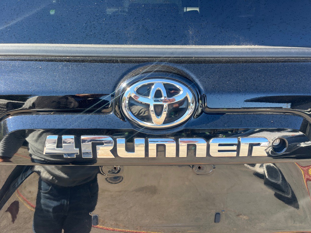 2016 Toyota 4Runner Image 28