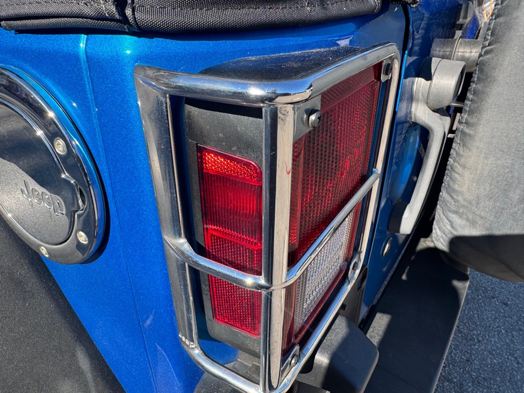 2016 Jeep Wrangler Image 13