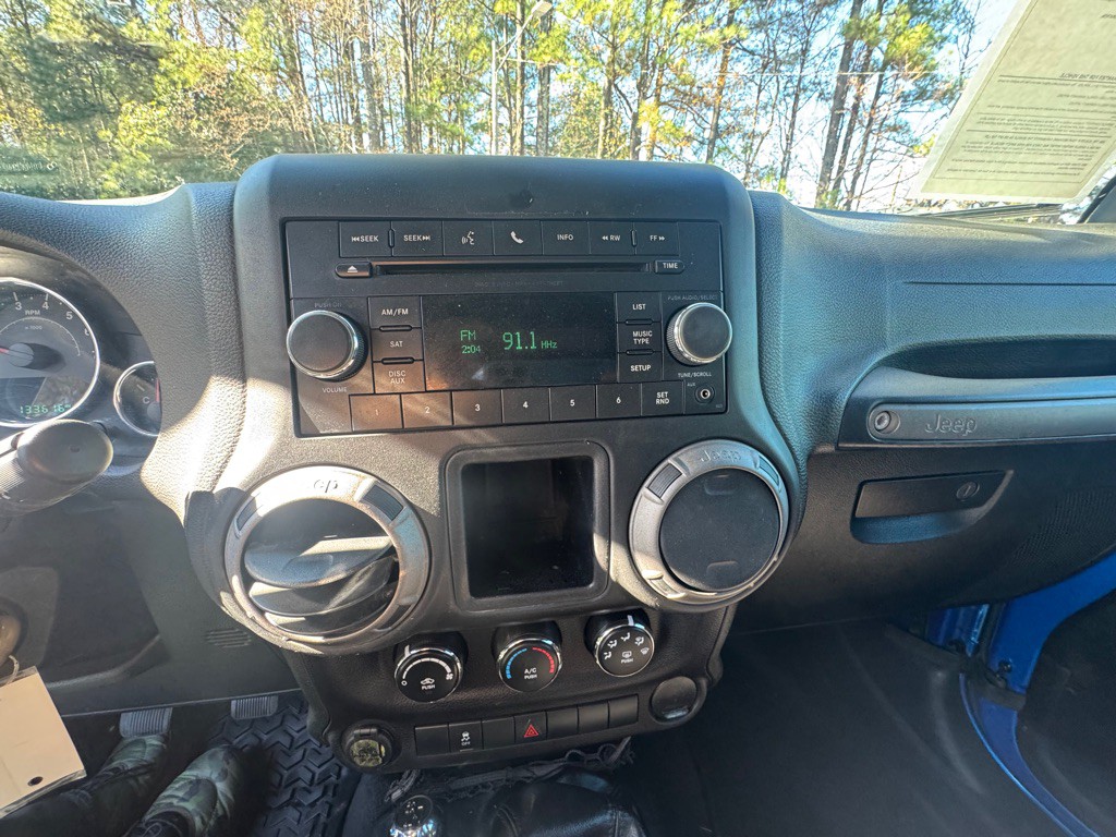 2016 Jeep Wrangler Image 18