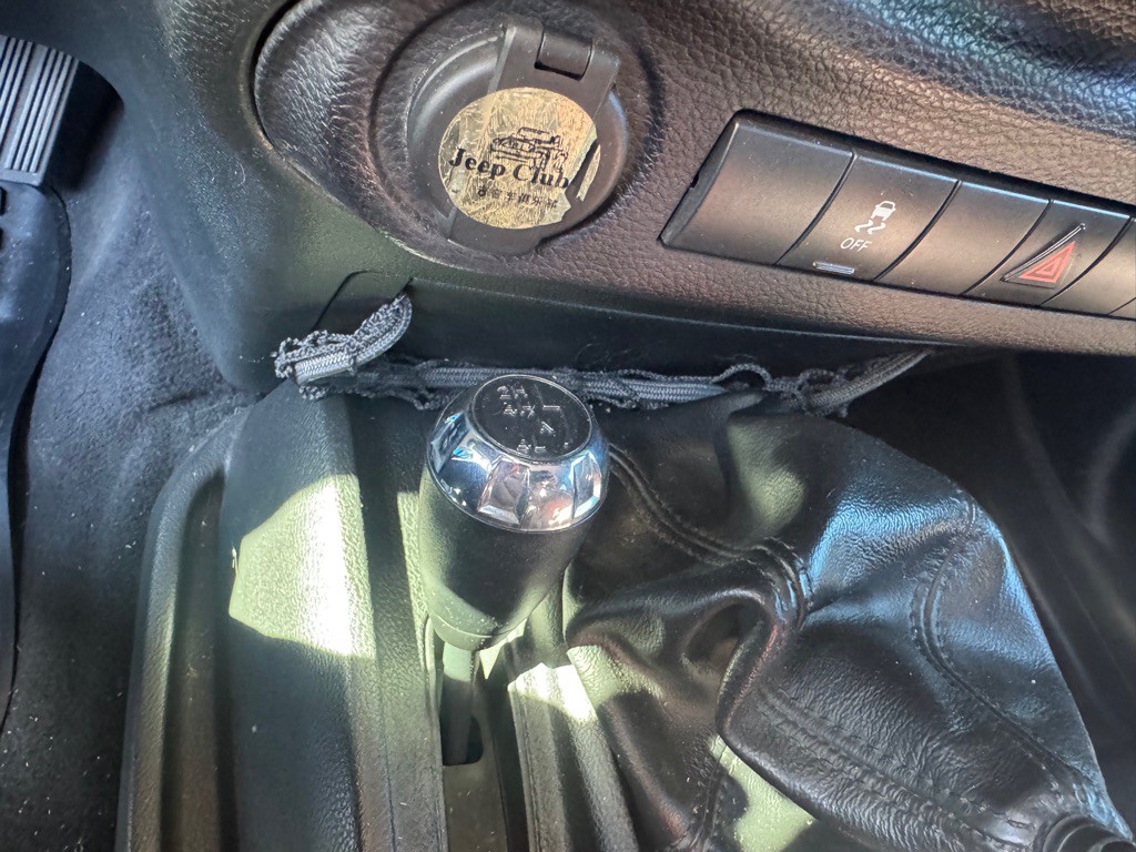 2016 Jeep Wrangler Image 21