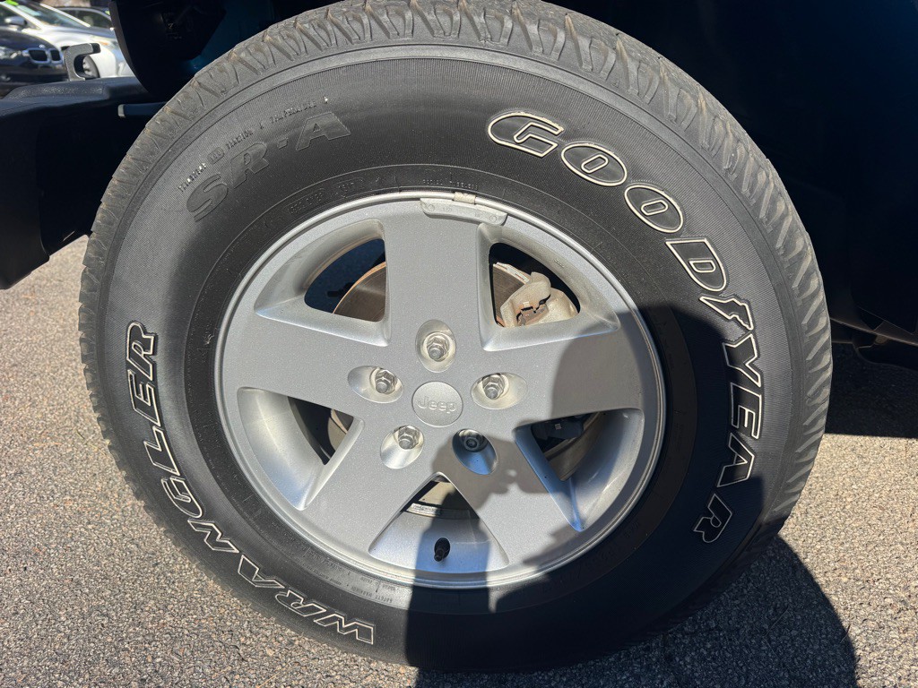 2016 Jeep Wrangler Image 35