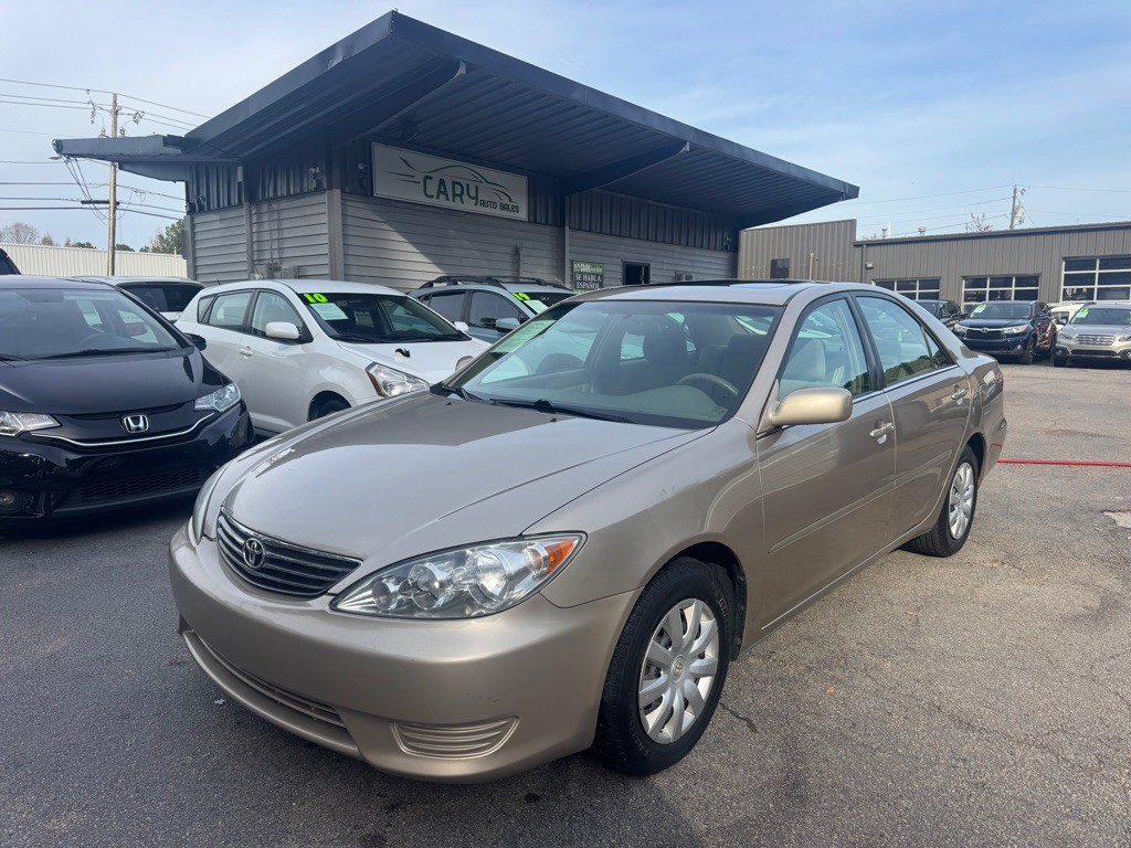2005 Toyota Camry Image 1