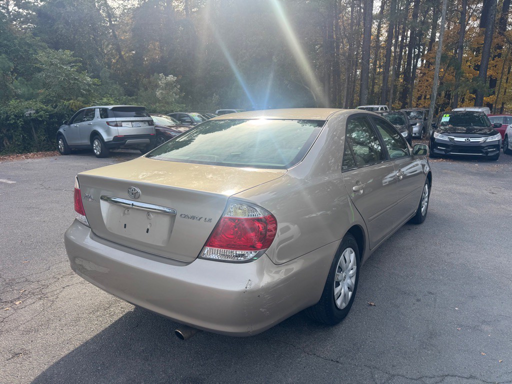 2005 Toyota Camry Image 6