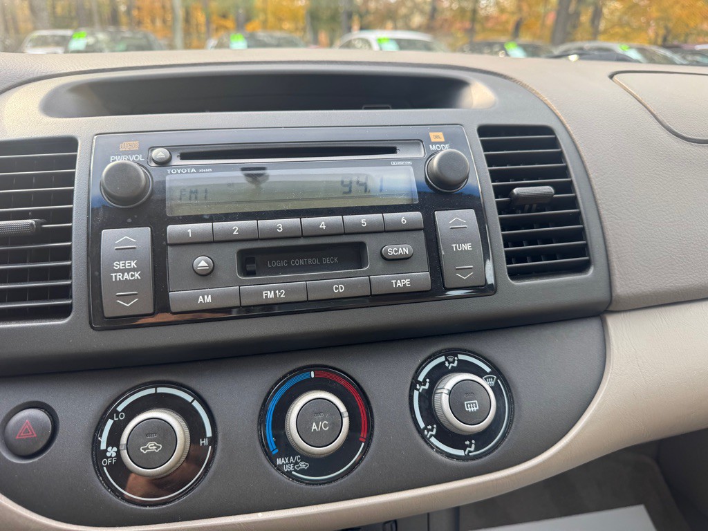 2005 Toyota Camry Image 18