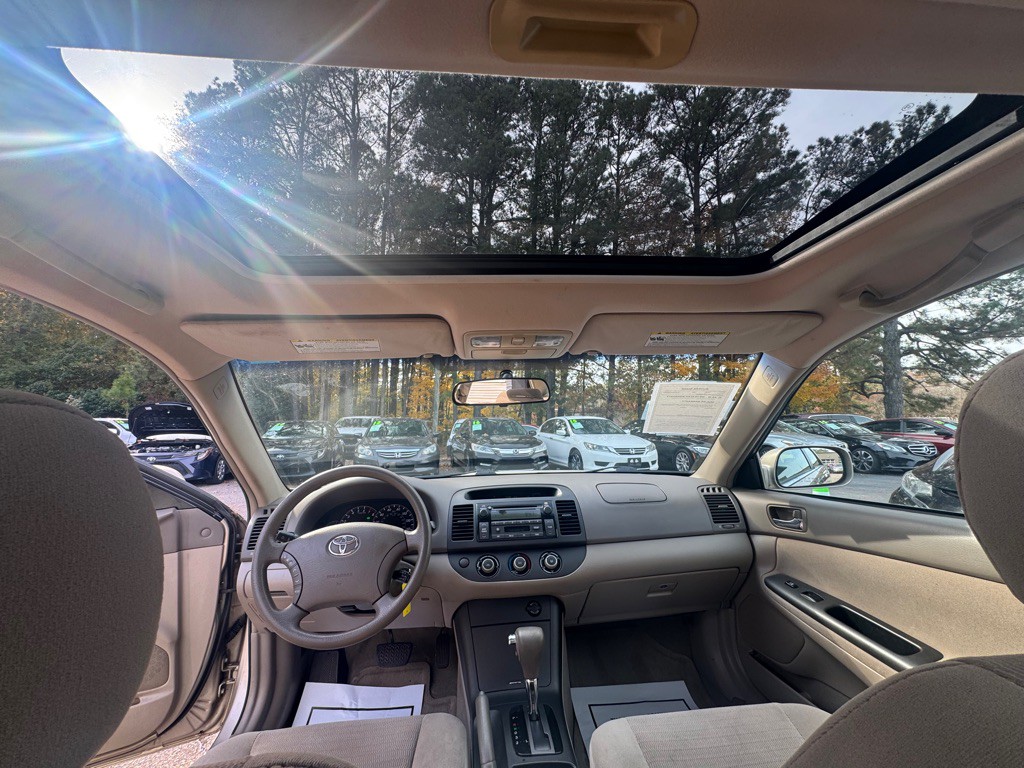 2005 Toyota Camry Image 28