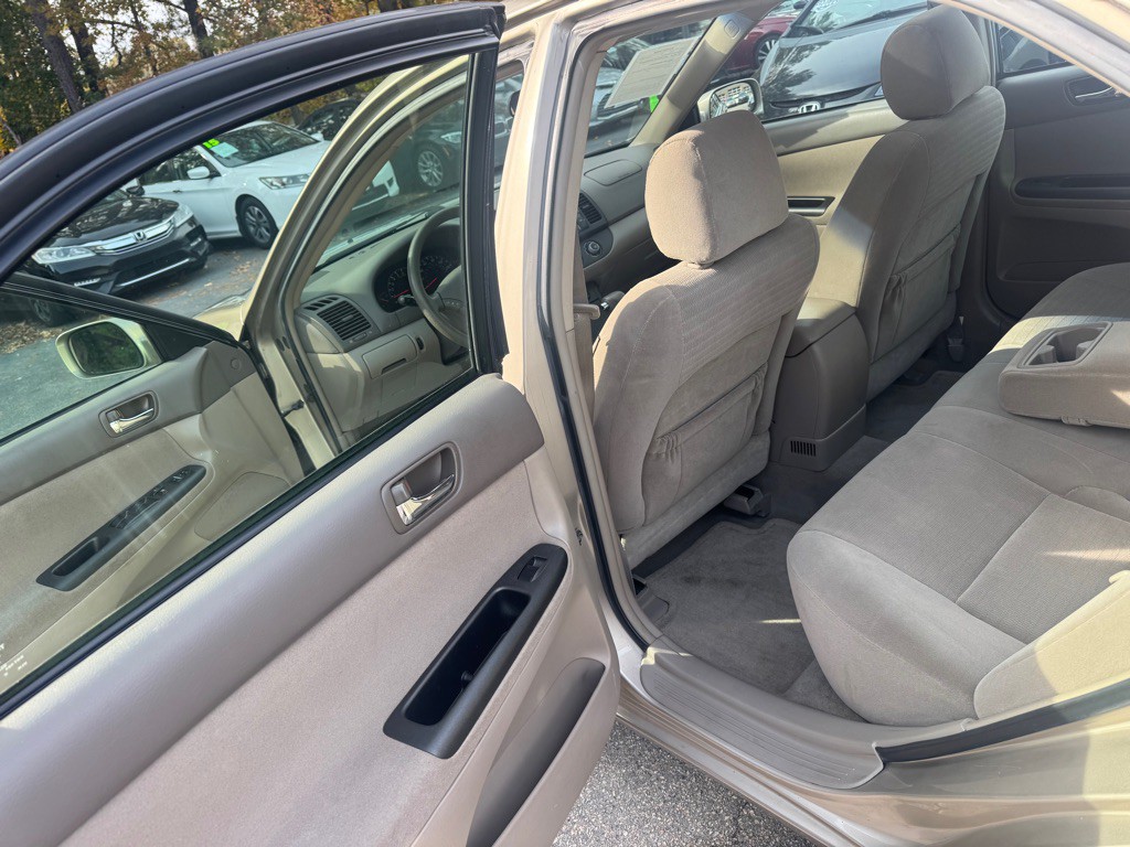 2005 Toyota Camry Image 31