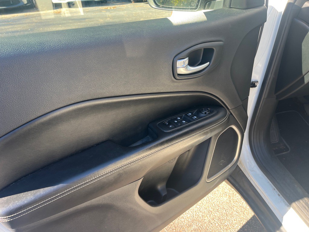 2021 Jeep Compass Image 9