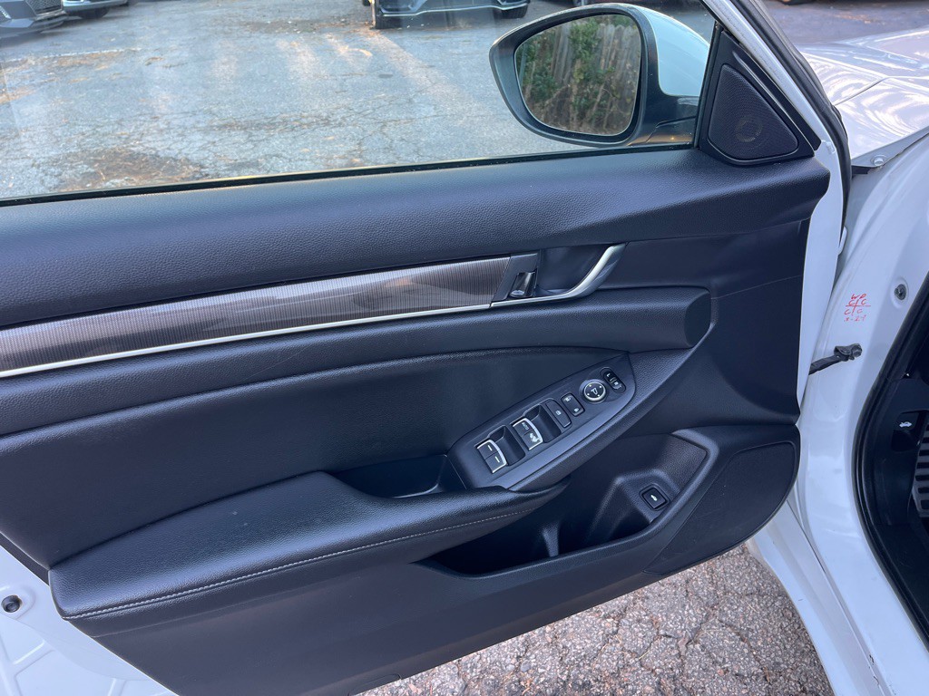2019 Honda Accord Image 11