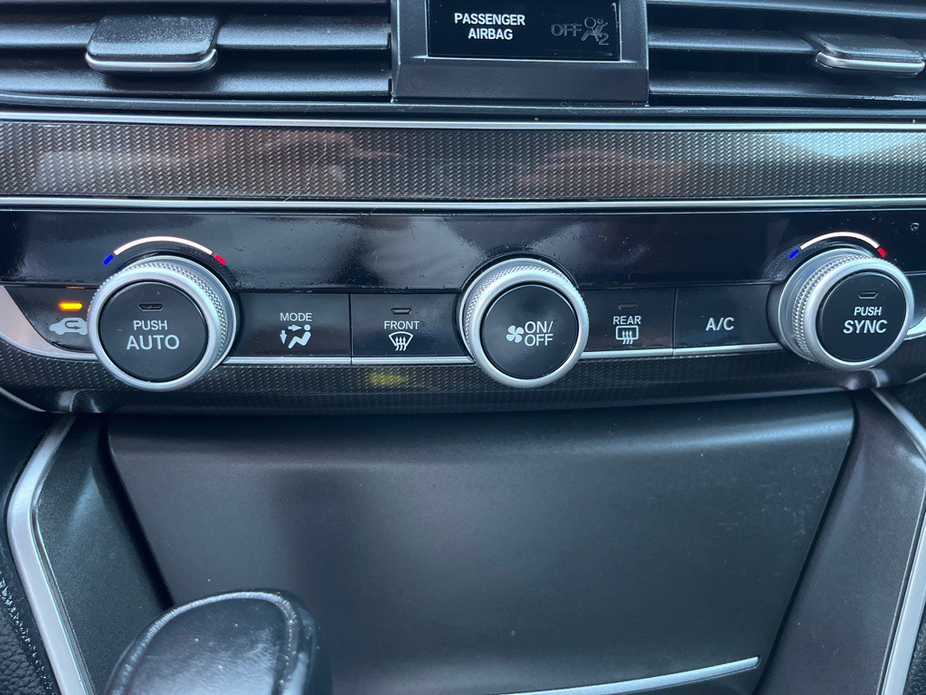 2019 Honda Accord Image 18