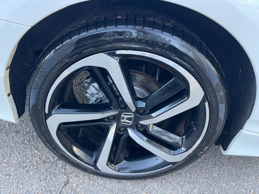 2019 Honda Accord Image 31