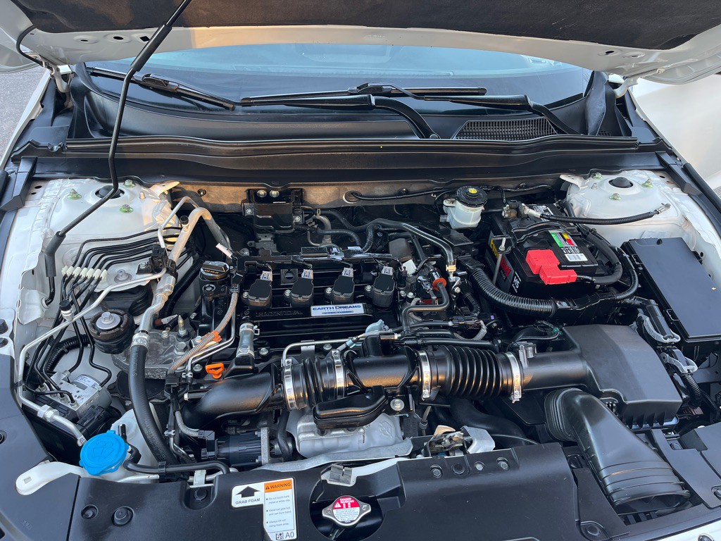 2019 Honda Accord Image 32