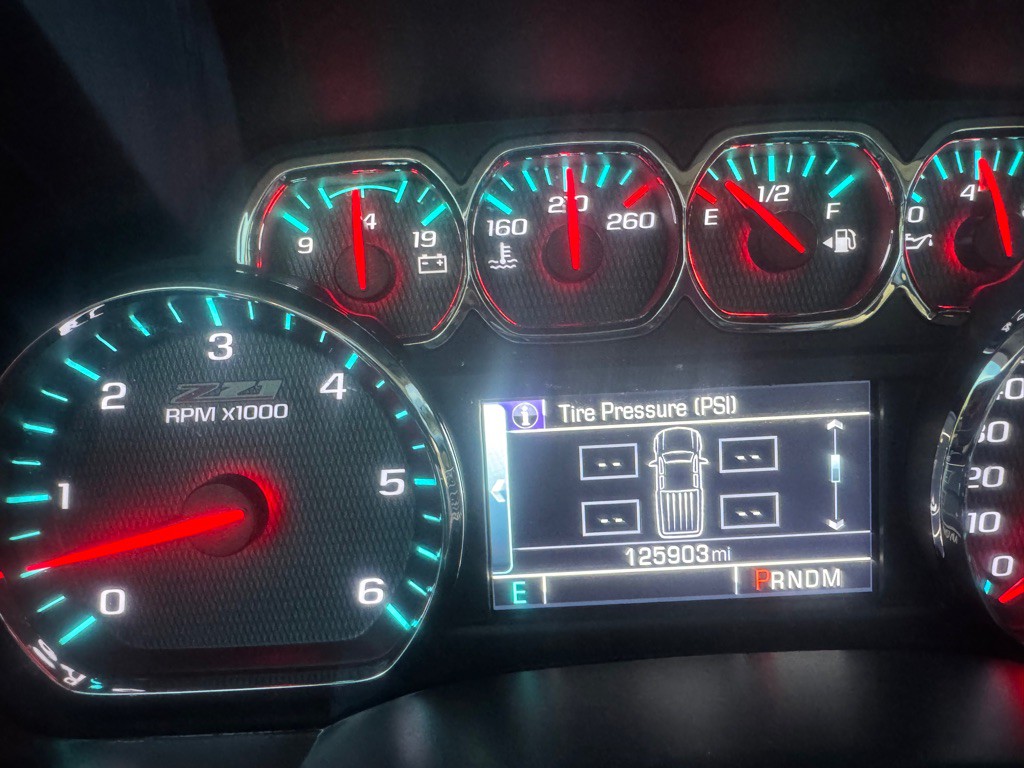 2015 Chevrolet Silverado 1500 Image 32