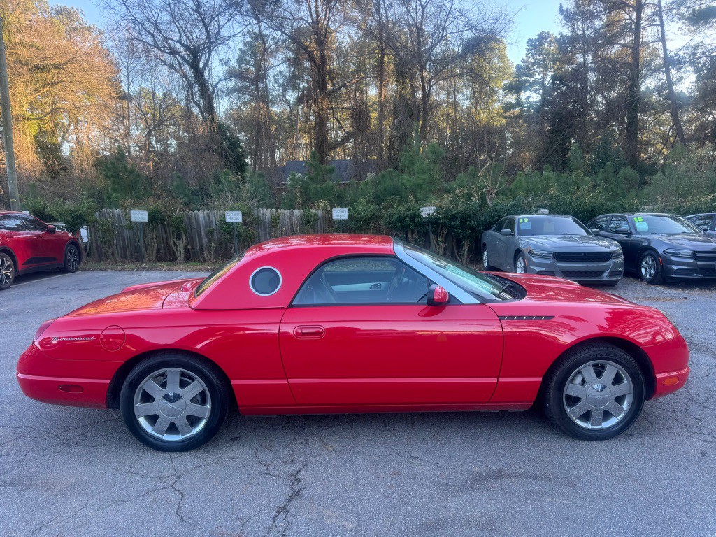 2002 Ford Thunderbird Image 11