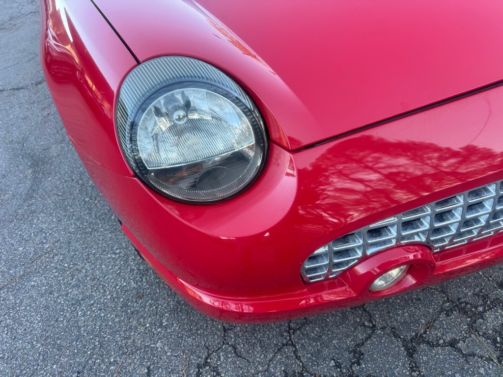 2002 Ford Thunderbird Image 13