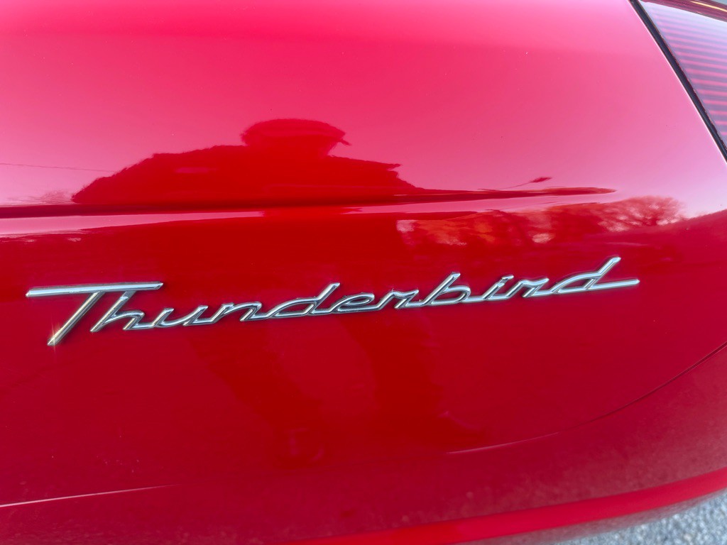 2002 Ford Thunderbird Image 16