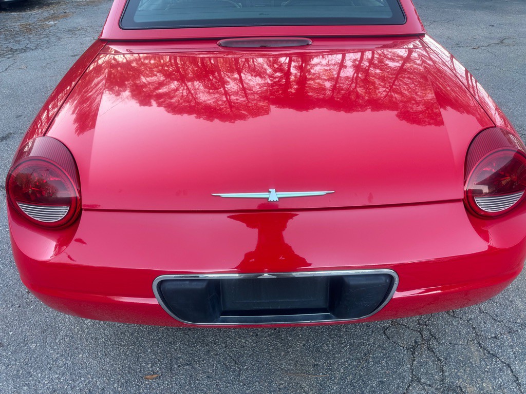 2002 Ford Thunderbird Image 18