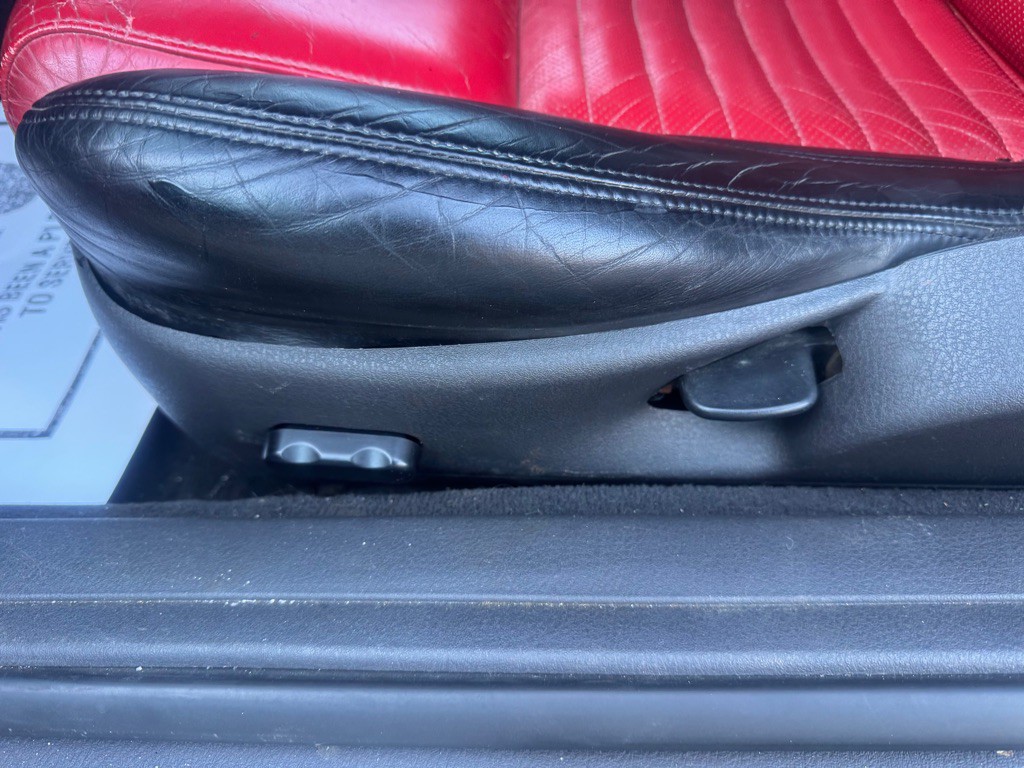 2002 Ford Thunderbird Image 21