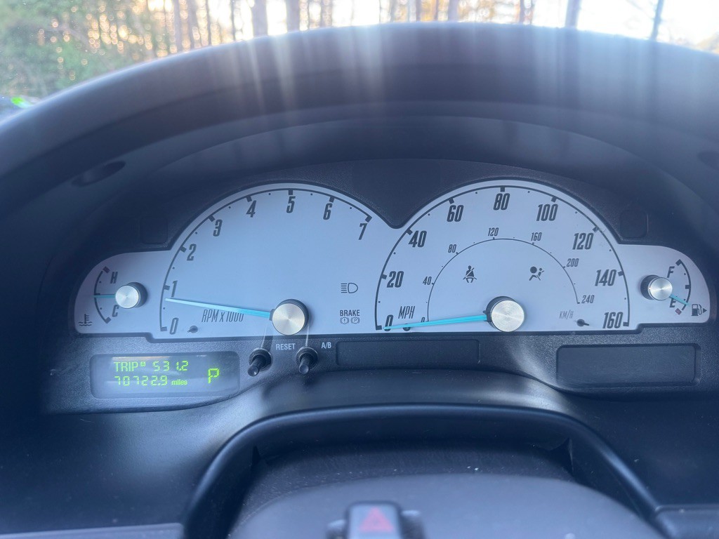 2002 Ford Thunderbird Image 29