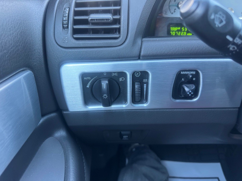 2002 Ford Thunderbird Image 31