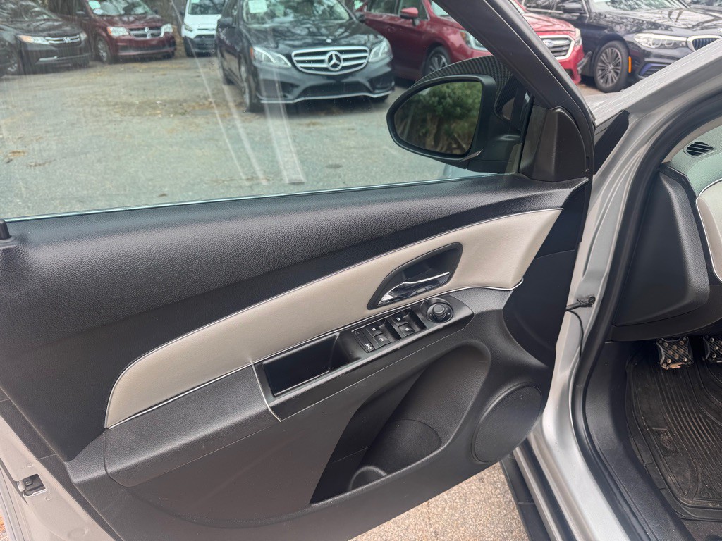 2012 Chevrolet Cruze Image 15