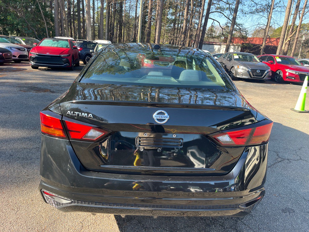 2020 Nissan Altima Image 5