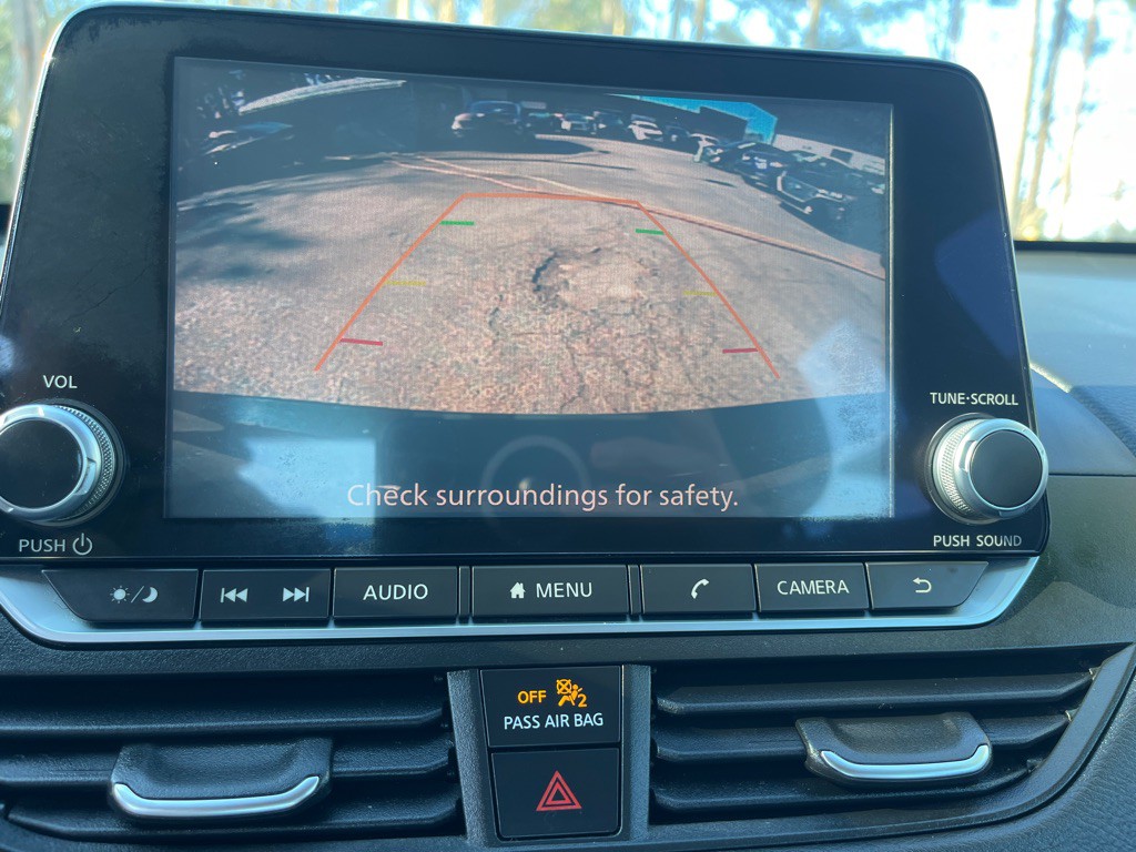 2020 Nissan Altima Image 17