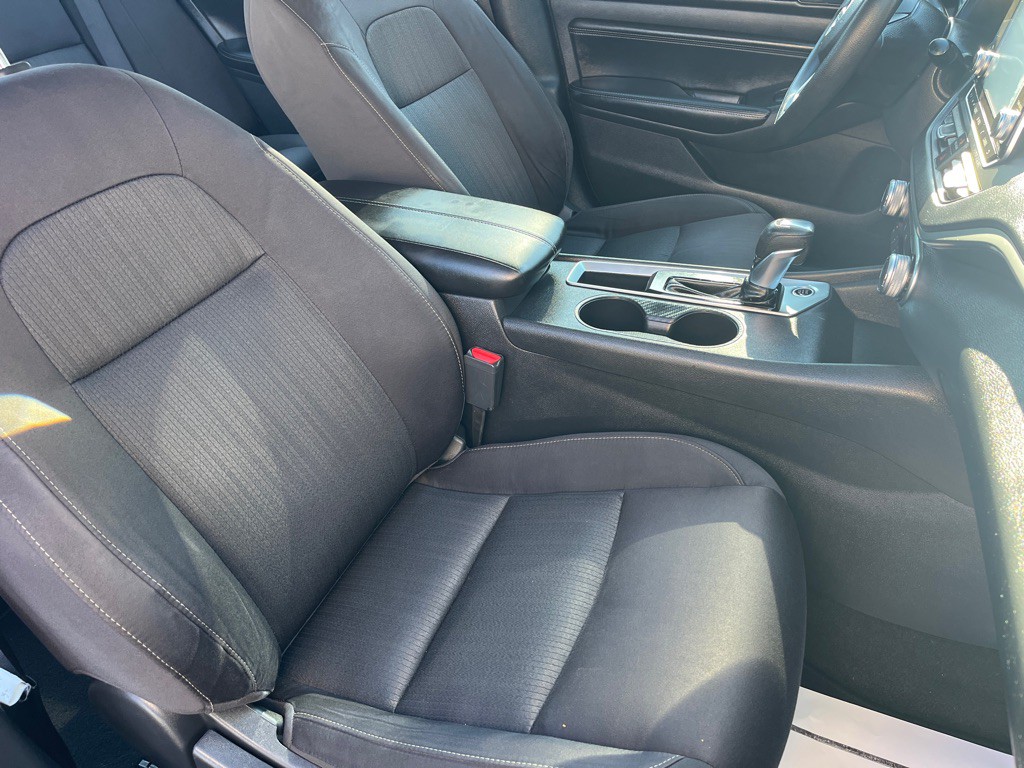 2020 Nissan Altima Image 24