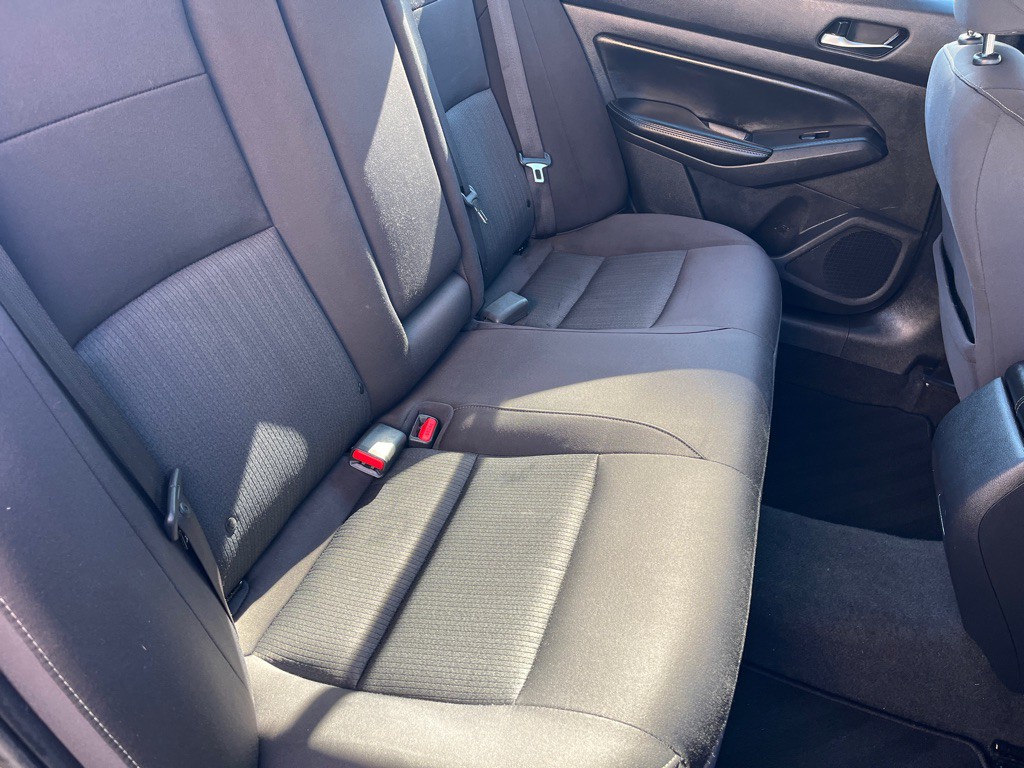 2020 Nissan Altima Image 25