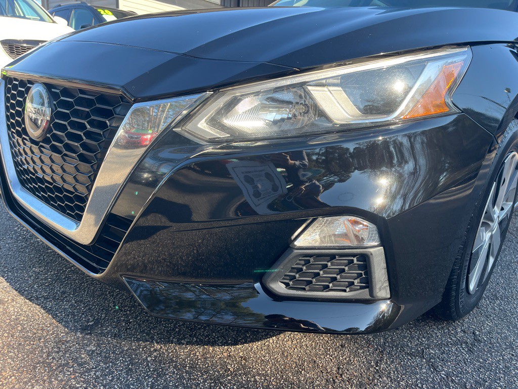 2020 Nissan Altima Image 28