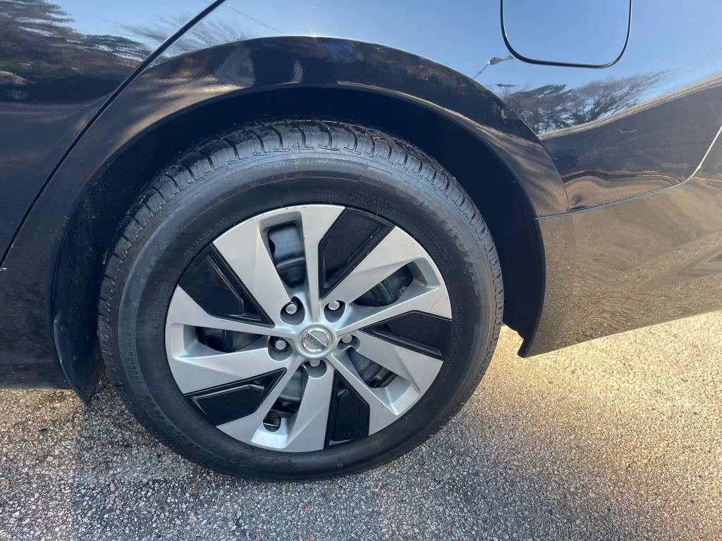 2020 Nissan Altima Image 30