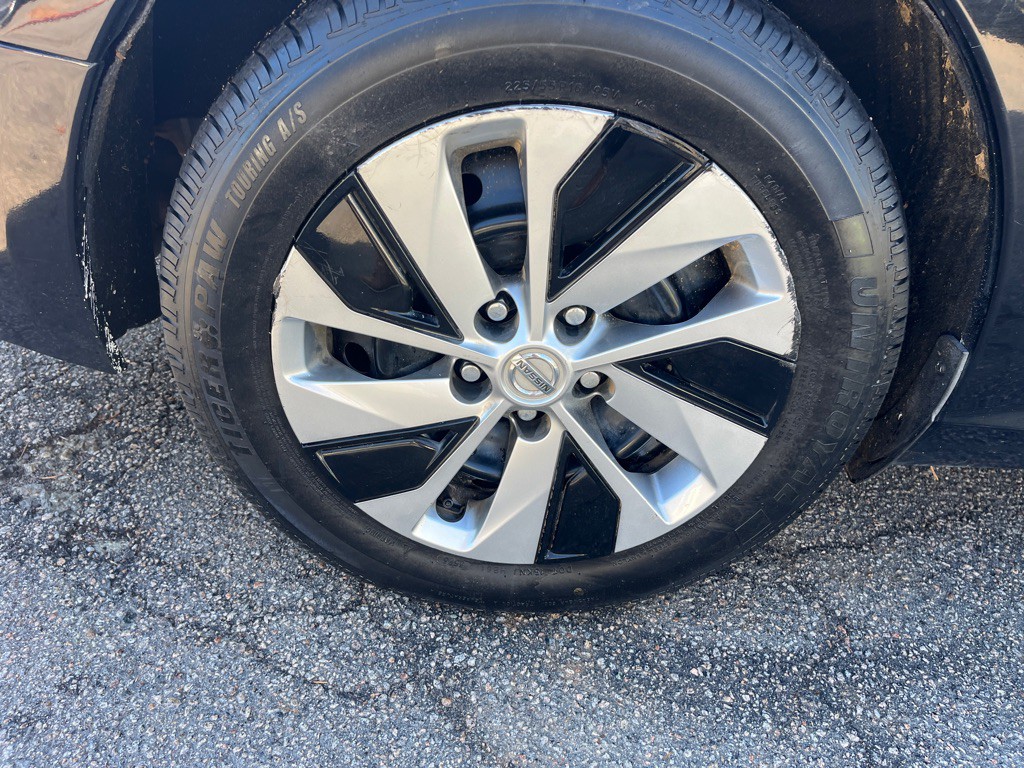 2020 Nissan Altima Image 32