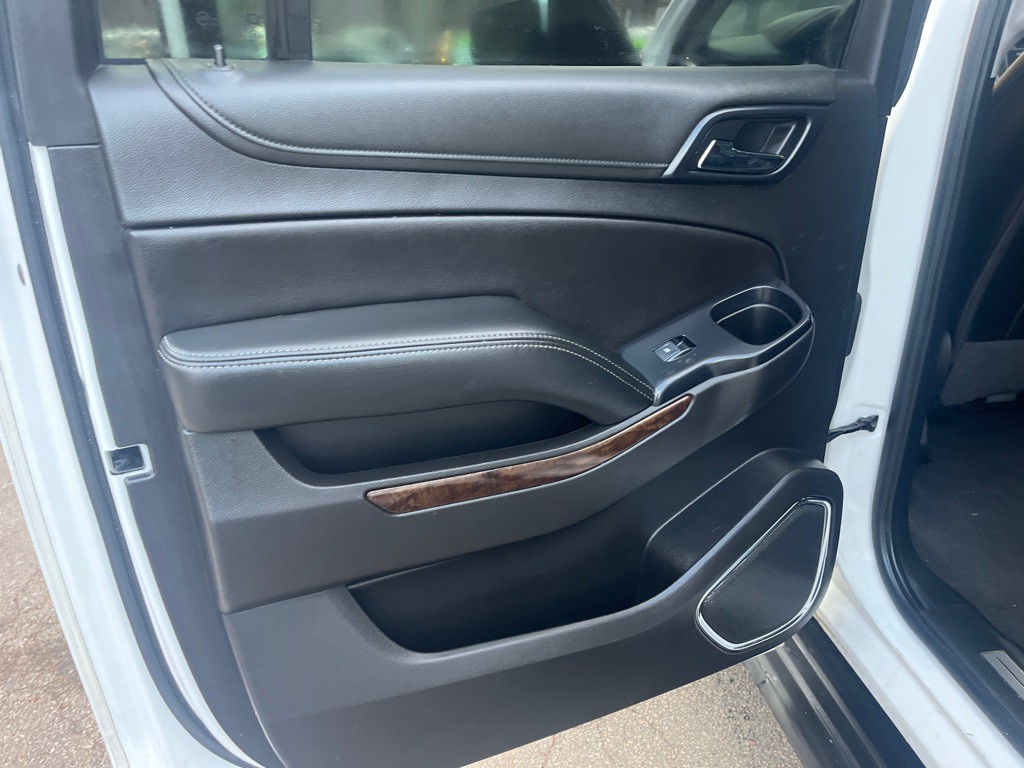 2020 Chevrolet Suburban Image 14