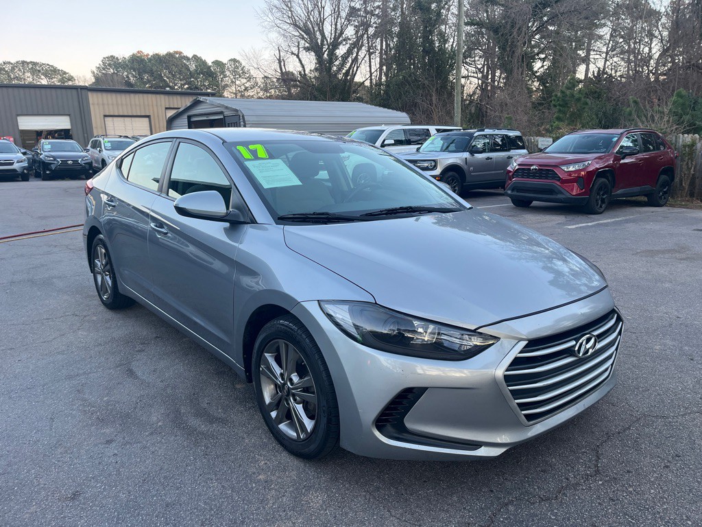 2017 Hyundai Elantra Image 3