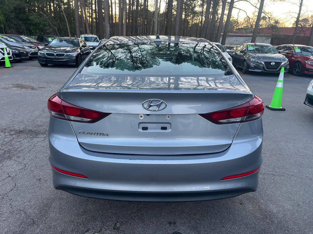 2017 Hyundai Elantra Image 5