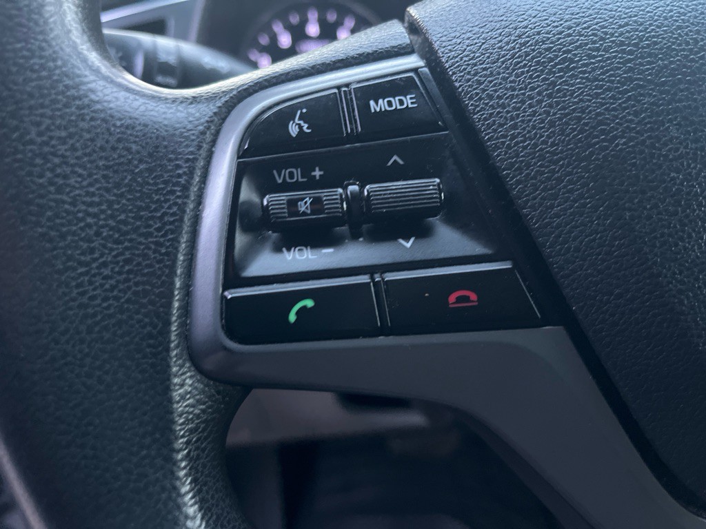 2017 Hyundai Elantra Image 12