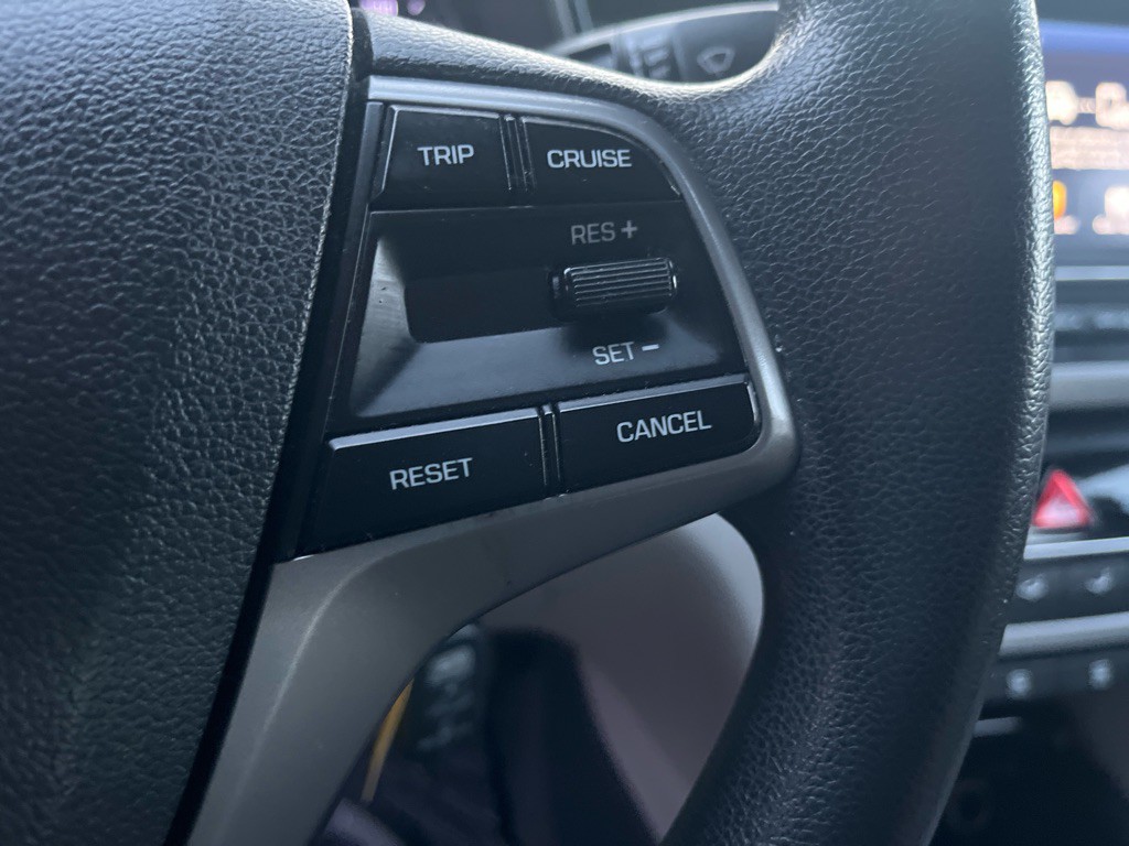 2017 Hyundai Elantra Image 13