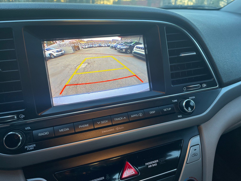 2017 Hyundai Elantra Image 17