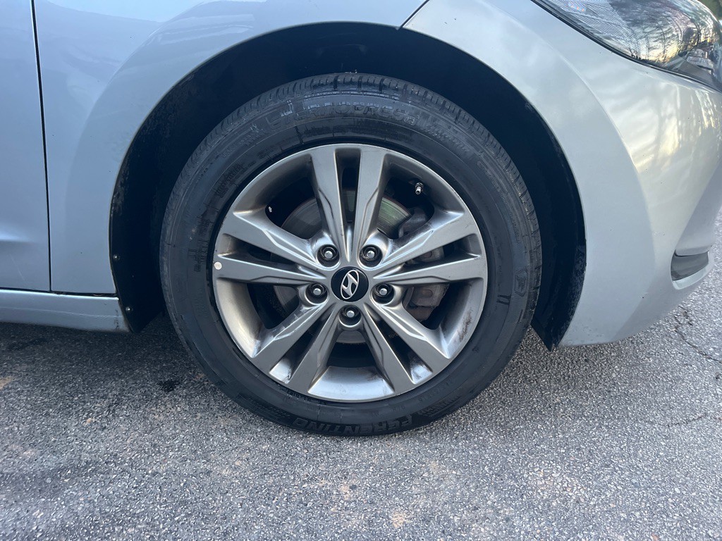 2017 Hyundai Elantra Image 27