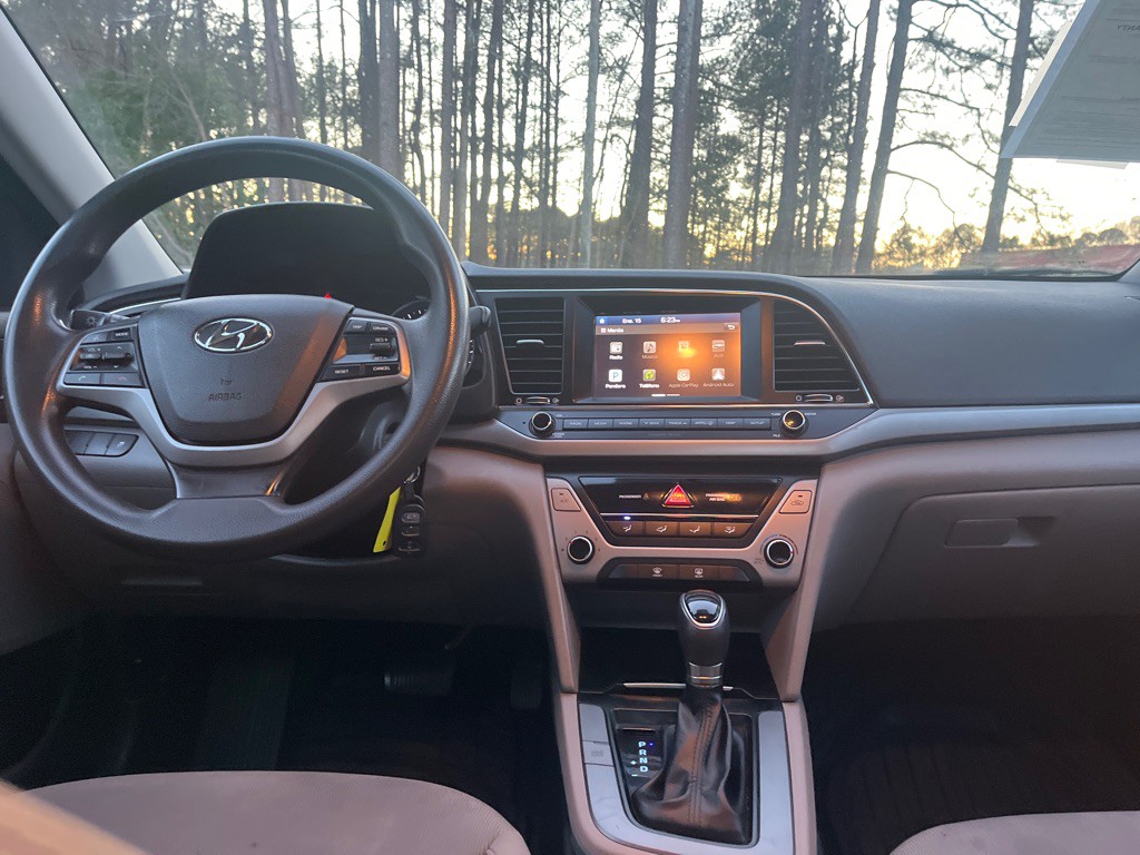 2017 Hyundai Elantra Image 28