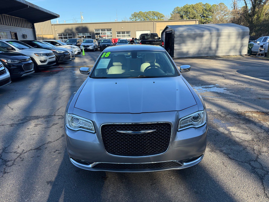 2018 Chrysler 300 Image 3