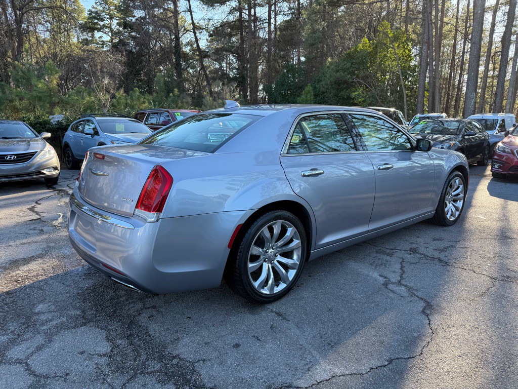 2018 Chrysler 300 Image 6