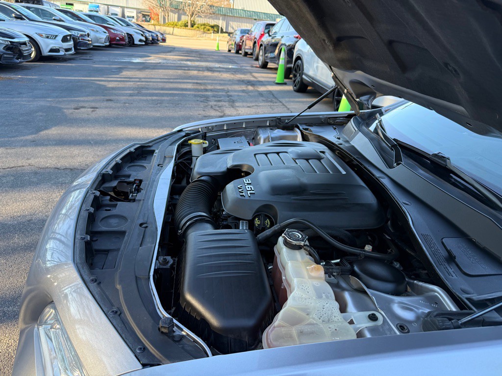 2018 Chrysler 300 Image 42