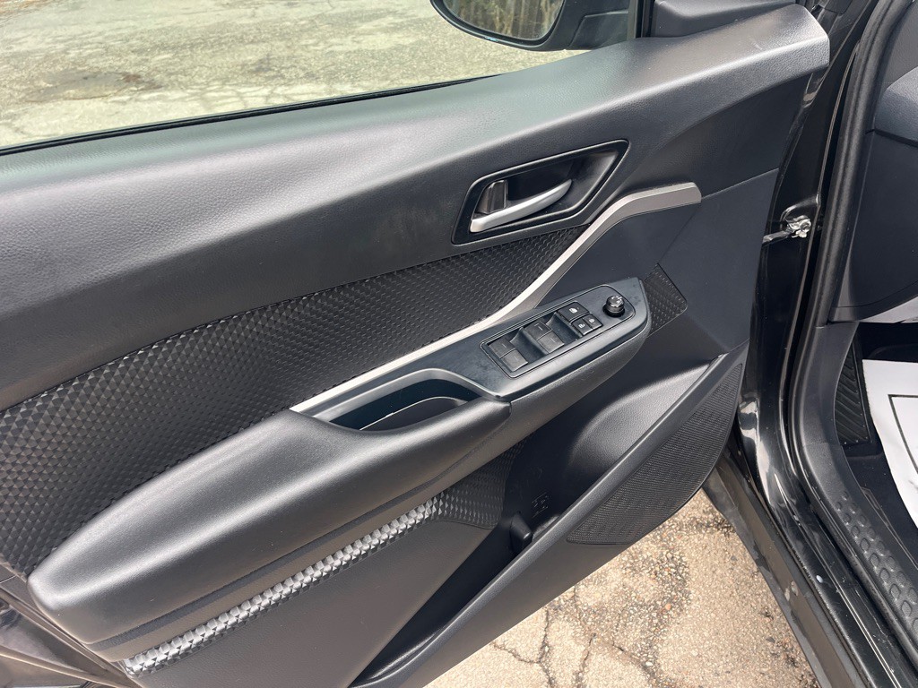 2021 Toyota C-HR Image 9