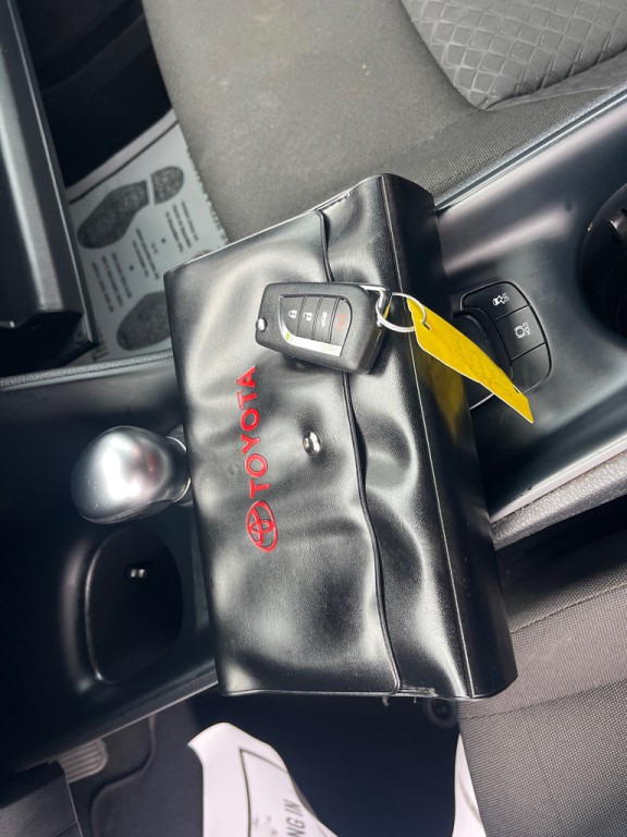 2021 Toyota C-HR Image 17