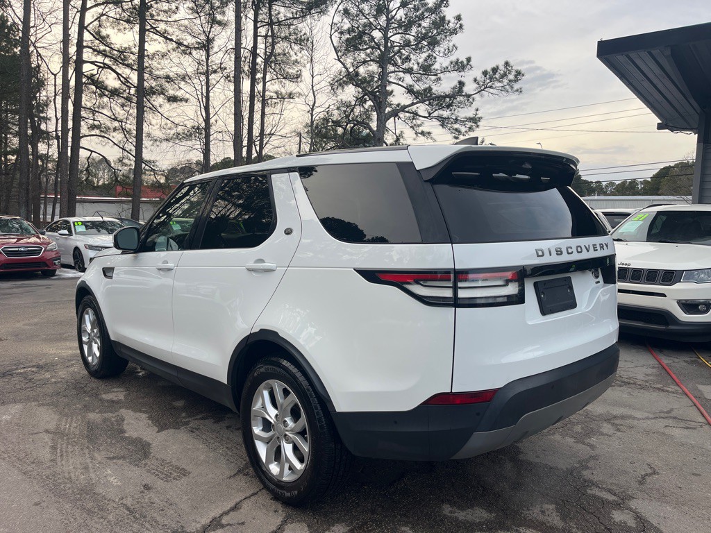 2020 Land Rover Discovery Image 6